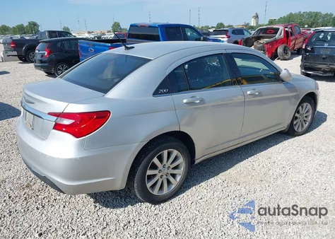 2012 Chrysler 200 Touring z USA, uszkodzony, nr VIN 1C3CCBBB4CN101651